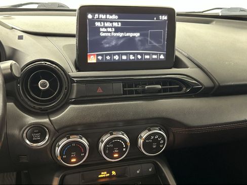 Used 2018 MAZDA MX-5 Miata Grand Touring RWD image 19