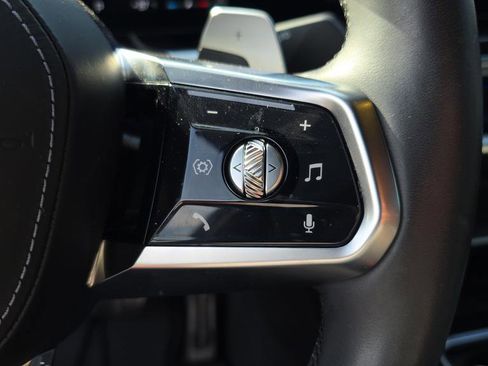 Used 2025 BMW 760i xDrive w/ Premium Package image 23