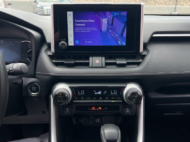 Used 2025 Toyota RAV4 XLE FWD image 39