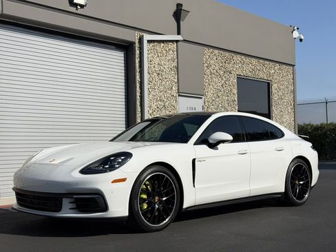 Used 2018 Porsche Panamera 4 w/ Premium Package AWD/4WD image 6