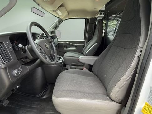 Used 2025 Chevrolet Express 2500 w/ Driver Convenience Package RWD image 19