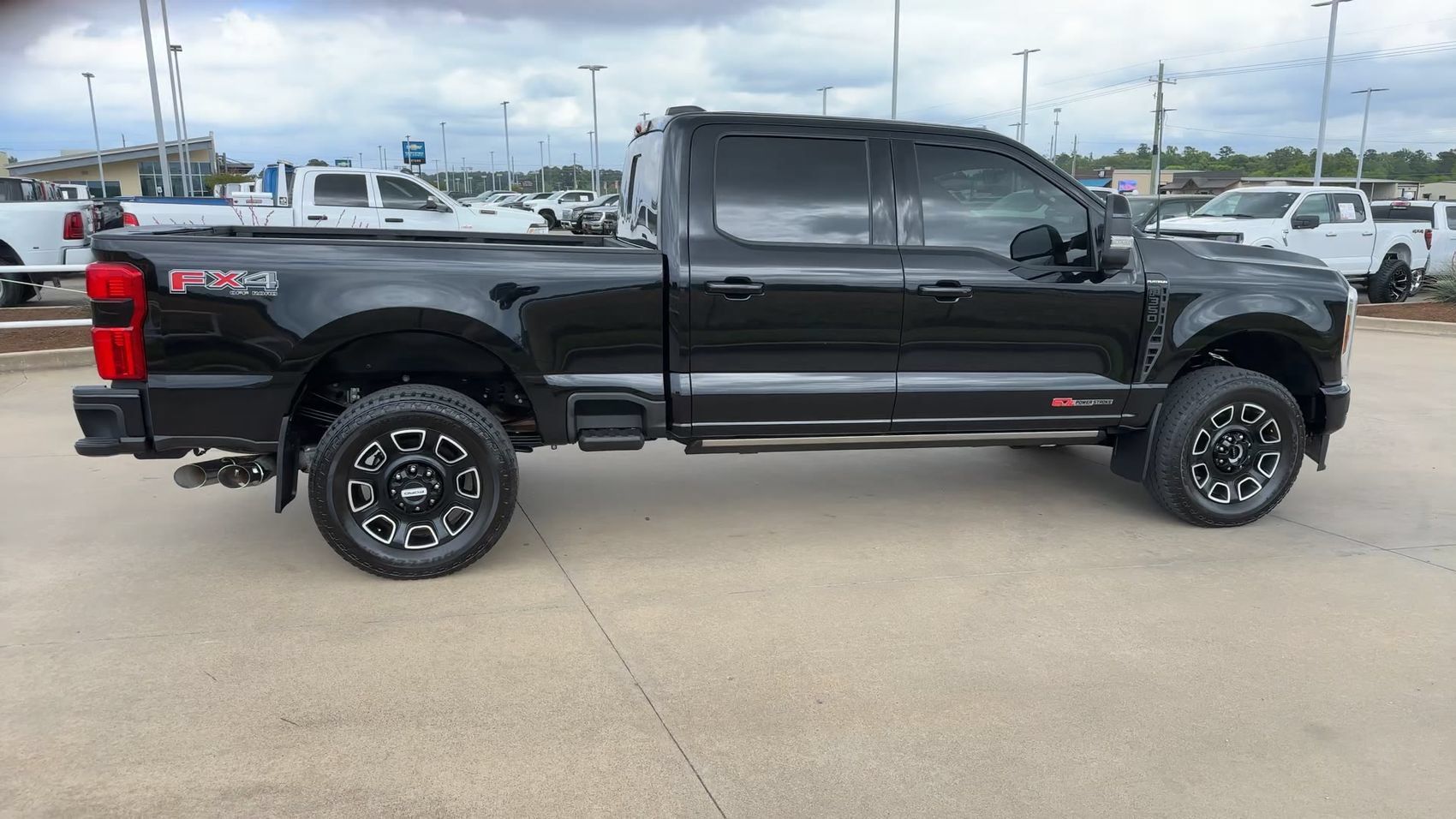 Used 2025 Ford F350 Platinum AWD/4WD image 9