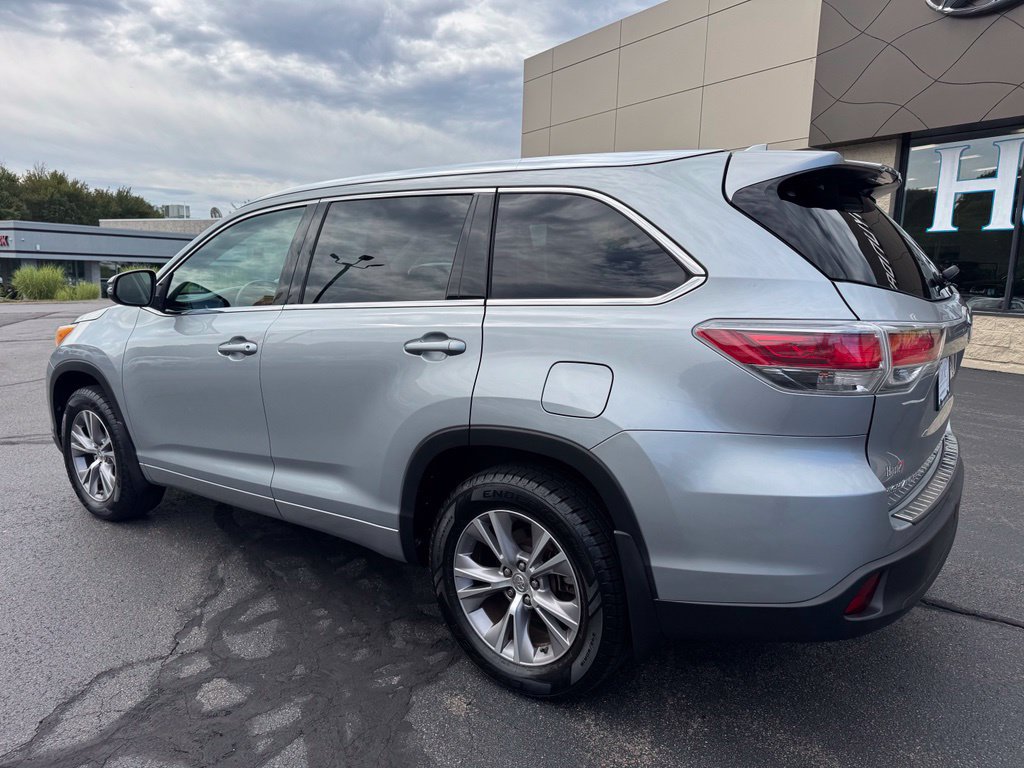 Used 2014 Toyota Highlander XLE AWD/4WD image 7