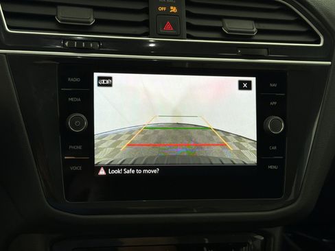 Used 2024 Volkswagen Tiguan SEL R-Line AWD/4WD image 19