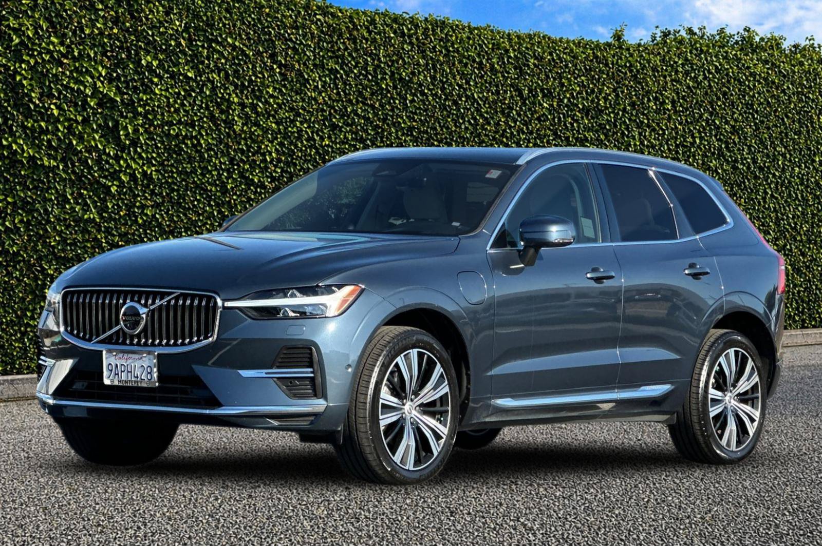 Used 2022 Volvo XC60 T8 Inscription w/ Advanced Package AWD/4WD image 8