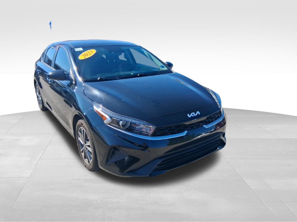 Used 2023 Kia Forte LXS FWD image 3