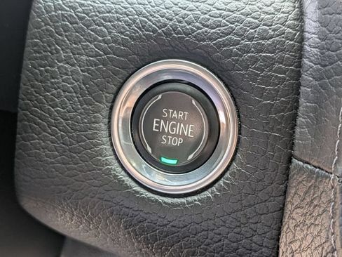 Used 2021 GMC Yukon Denali w/ Denali Premium Package AWD/4WD image 22