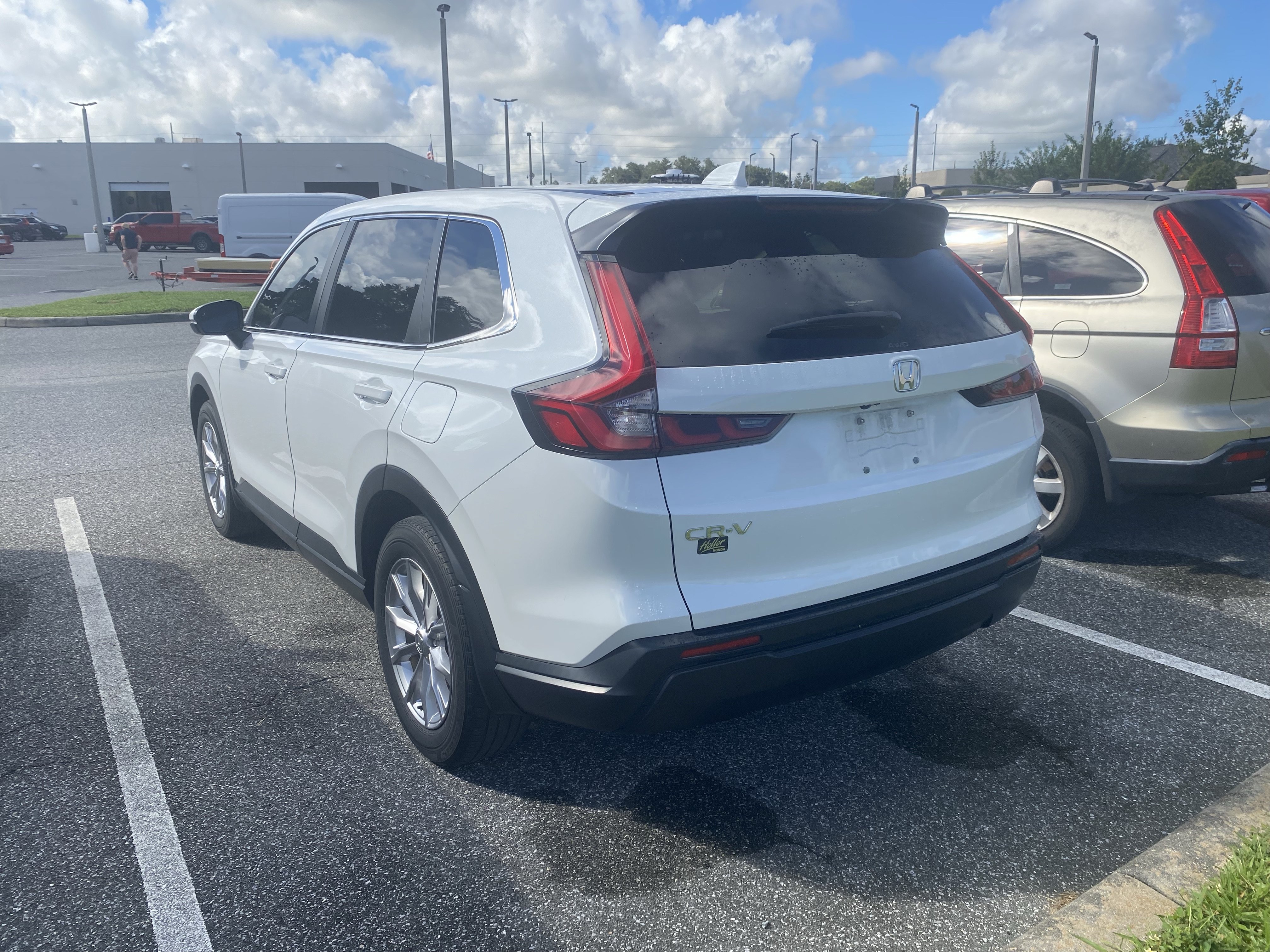 Used 2023 Honda CR-V EX image 10
