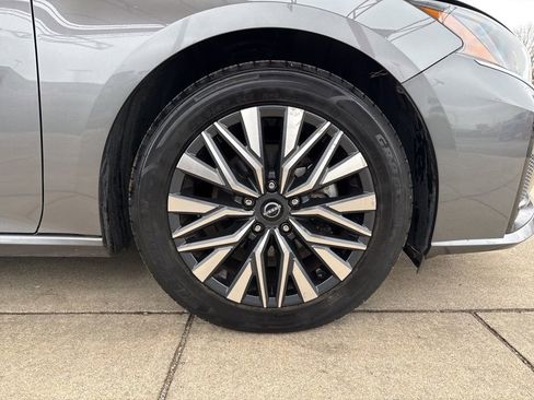 Used 2024 Nissan Altima 2.5 SV image 28