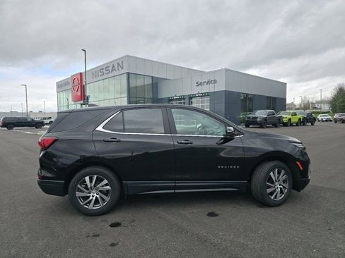Used 2024 Chevrolet Equinox LT FWD image 14