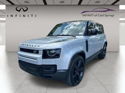 Used 2024 Land Rover Defender 110 SE AWD/4WD image 3