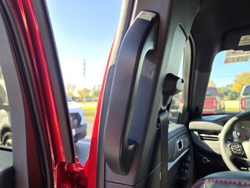 New 2026 Ford Explorer ST-Line w/ ST-Line Street Pack image 24