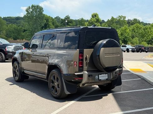 Certified 2024 Land Rover Defender 110 X-Dynamic SE AWD/4WD image 10