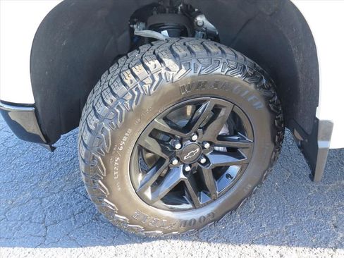 Used 2023 Chevrolet Silverado 1500 LT Trail Boss w/ Protection Package image 18