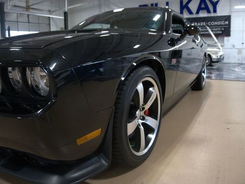 Used 2014 Dodge Challenger SRT8 w/ Harman/Kardon Audio Group image 12