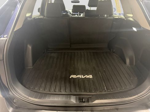 Used 2023 Toyota RAV4 XLE AWD/4WD image 4