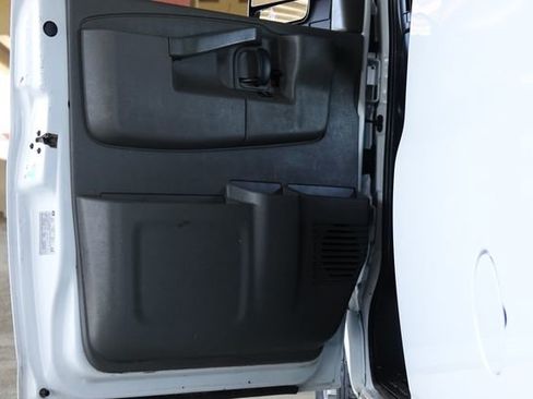 Used 2017 GMC Savana 2500 image 43