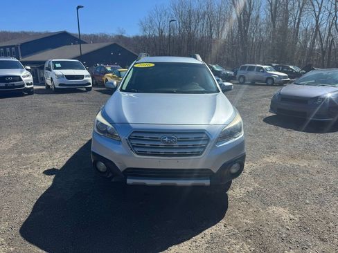 Used 2016 Subaru Outback 2.5i Limited image 2