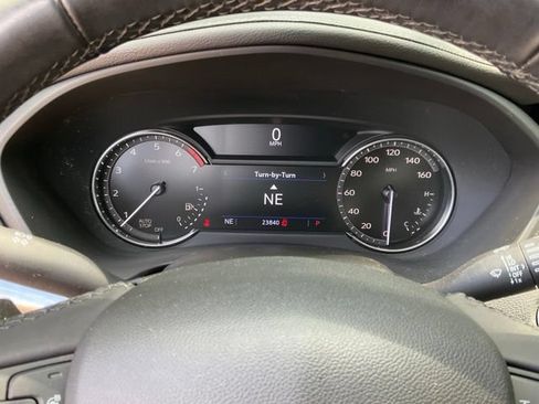 Used 2019 Cadillac XT4 Luxury w/ Cold Weather Package FWD image 10