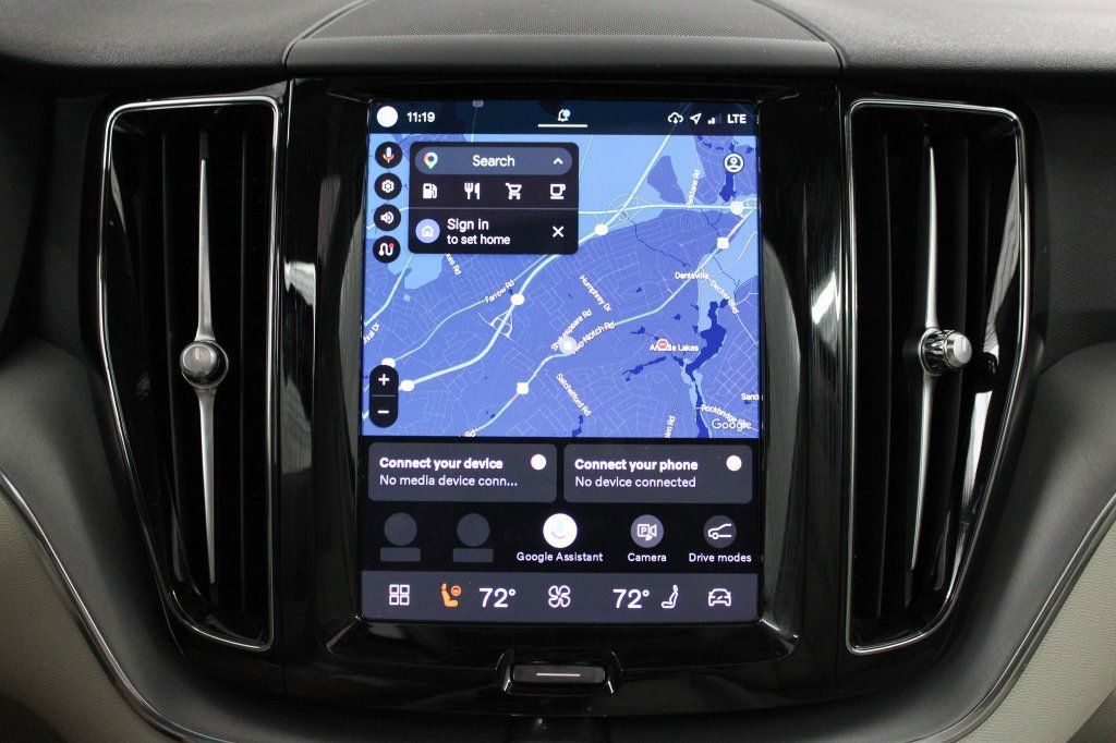 Used 2024 Volvo XC60 B5 Core w/ Protection Package Premier AWD/4WD image 36