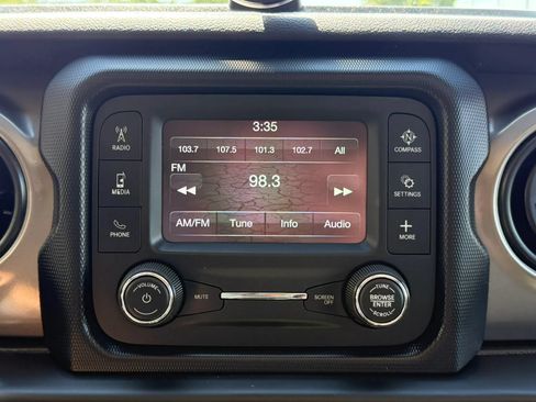 Used 2019 Jeep Wrangler Unlimited Sport AWD/4WD image 32