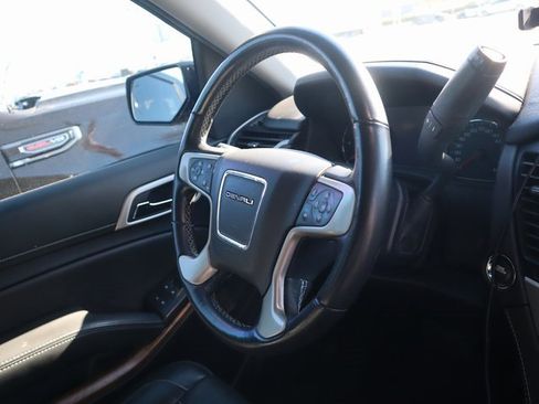 Certified 2020 GMC Yukon XL Denali w/ Denali Premium Package image 18