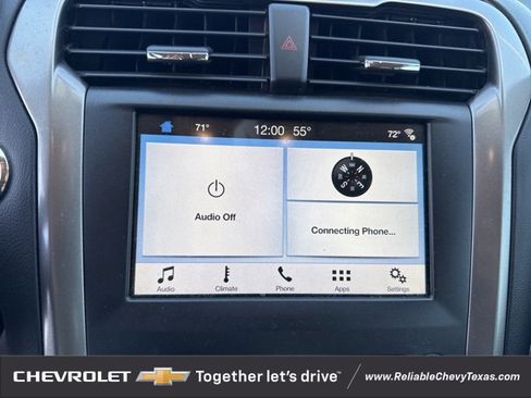 Used 2017 Ford Fusion SE w/ Fusion SE Technology Package image 26