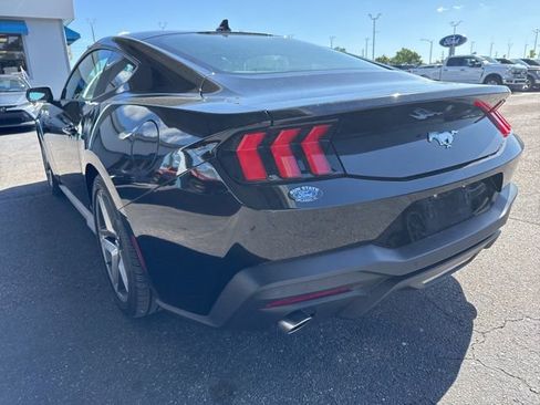 Used 2024 Ford Mustang Coupe image 6