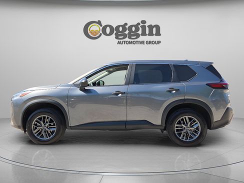 Used 2023 Nissan Rogue S FWD image 2