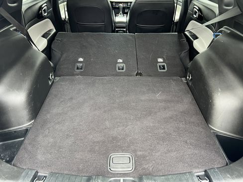 Used 2024 Jeep Compass Limited image 21