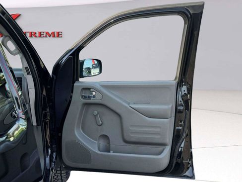 Used 2015 Nissan Frontier S RWD image 44