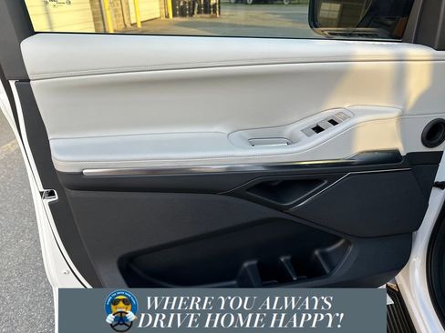 New 2026 Lincoln Navigator Premiere image 10