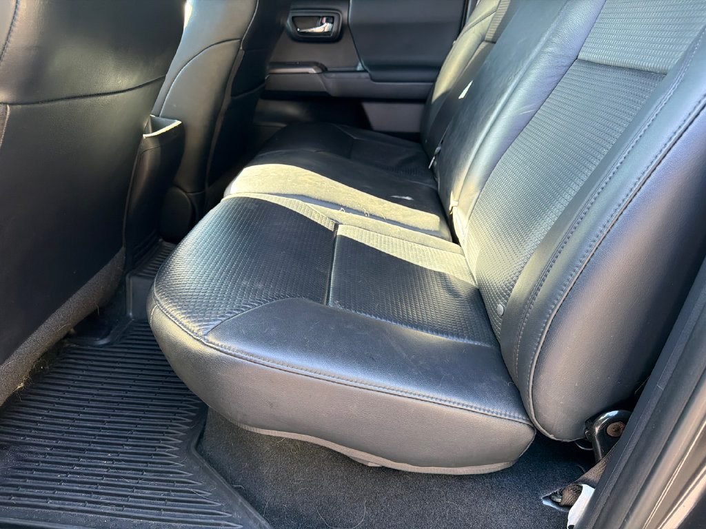 Used 2020 Toyota Tacoma TRD Off-Road w/ TRD Premium Off Road Package AWD/4WD image 25