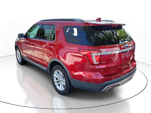 Used 2016 Ford Explorer XLT FWD image 7