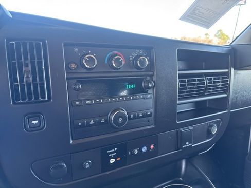 Used 2024 GMC Savana 2500 w/ Driver Convenience Package image 15