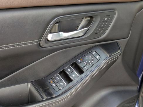 Certified 2023 Nissan Rogue SL w/ SL Premium Package image 18