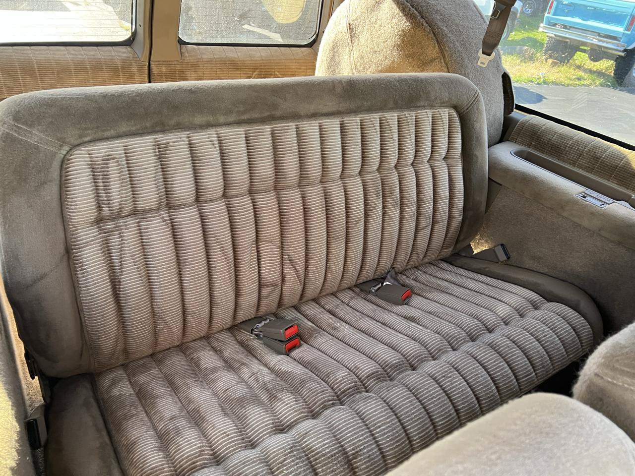 Used 1992 Chevrolet Suburban 4WD image 16
