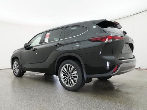 New 2026 Toyota Highlander Platinum AWD/4WD image 21