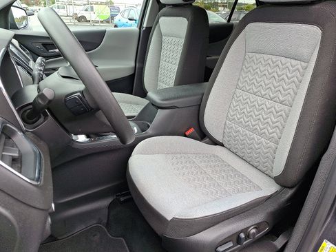 Used 2022 Chevrolet Equinox LS w/ LS Convenience Package image 13