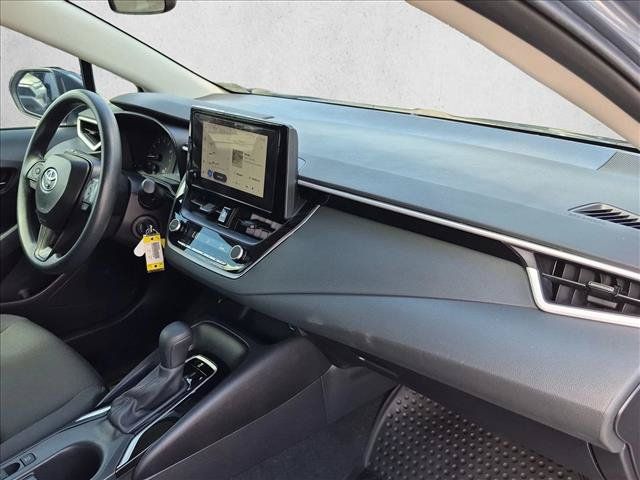 Used 2025 Toyota Corolla LE FWD image 20