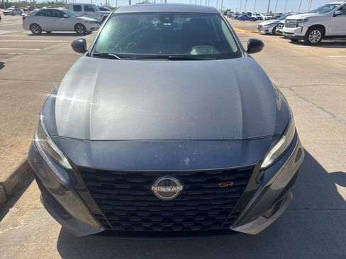 Used 2024 Nissan Altima 2.5 SR w/ SR Premium Package image 8
