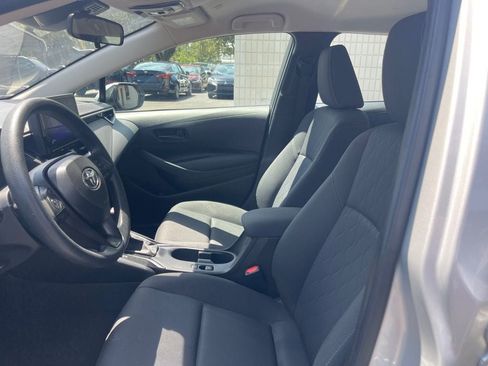 Used 2025 Toyota Corolla LE FWD image 9