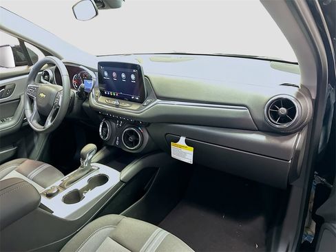 New 2026 Chevrolet Blazer LT image 30
