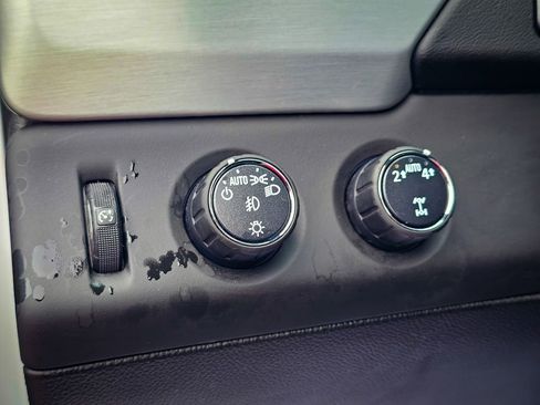 Used 2018 GMC Yukon SLT w/ Premium Edition image 15