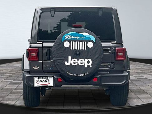 Used 2025 Jeep Wrangler Unlimited Sahara AWD/4WD image 4