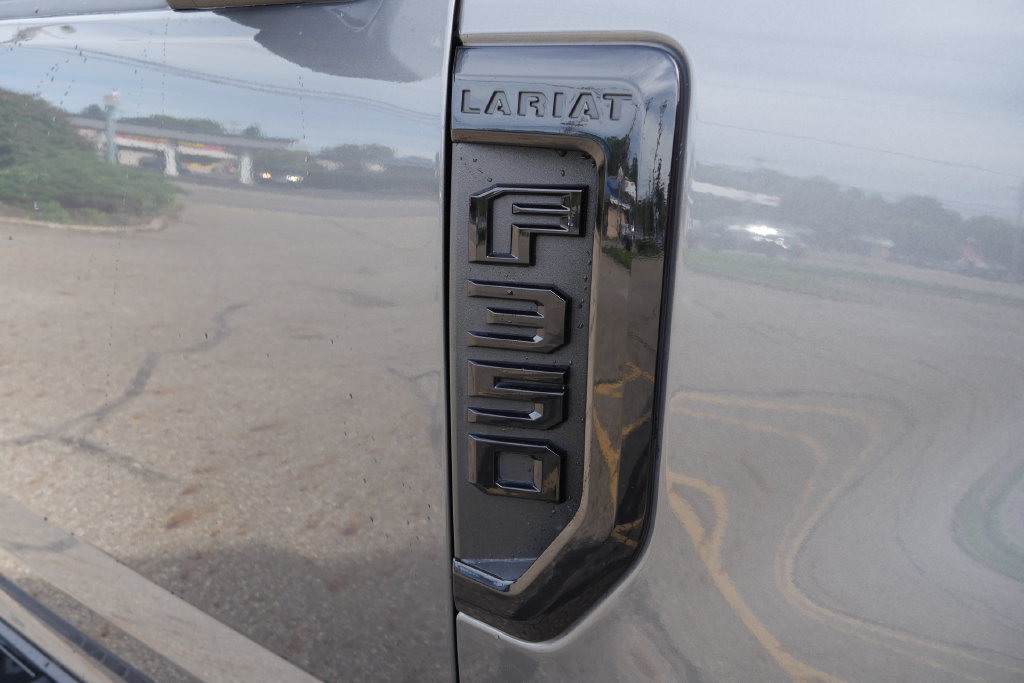 Used 2022 Ford F350 Lariat AWD/4WD image 4