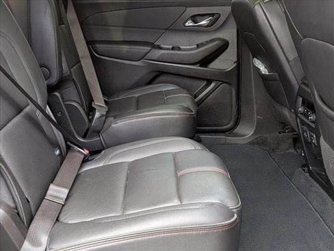 Used 2022 Chevrolet Traverse RS image 18