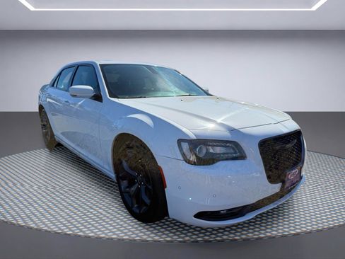Used 2023 Chrysler 300 S RWD image 8