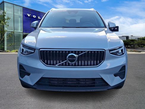 Certified 2024 Volvo XC40 B5 Core image 2