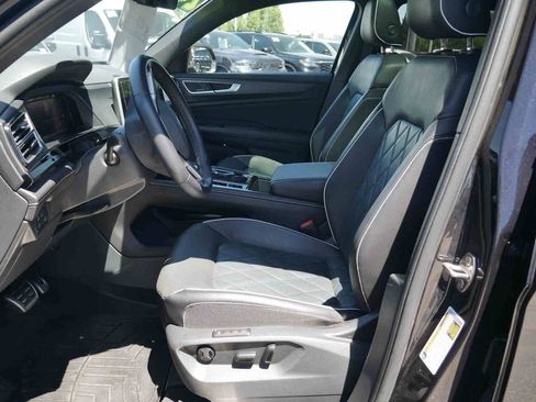 Used 2024 Volkswagen Atlas Cross Sport SEL Premium R-Line AWD/4WD image 16